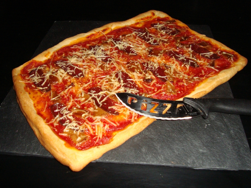 Pizza chic au foie gras et au magret de canard séché