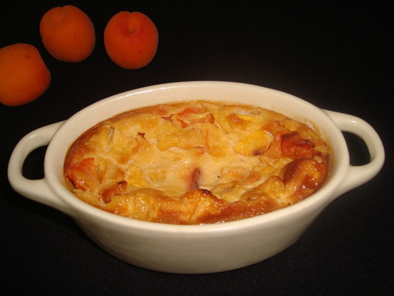 Clafoutis pêche/abricots au lait d&rsquo;amande