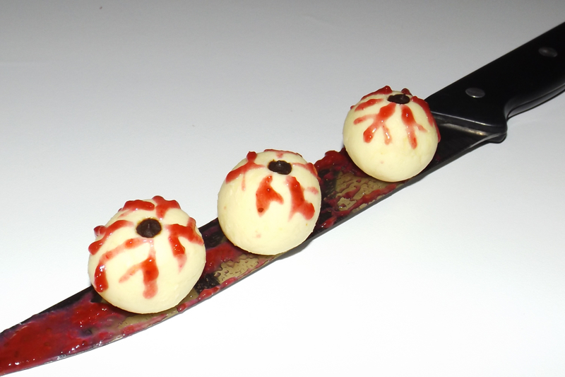 Truffes yeux globuleux d&rsquo;Halloween (au chocolat blanc)