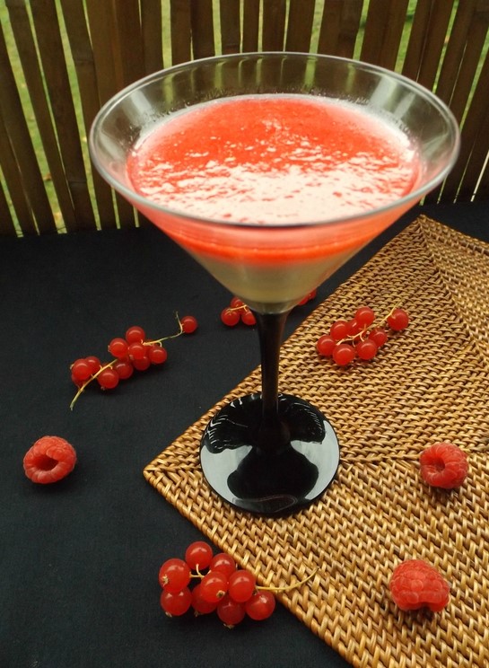 Panna cotta au nectar d&rsquo;abricot et coulis de framboises