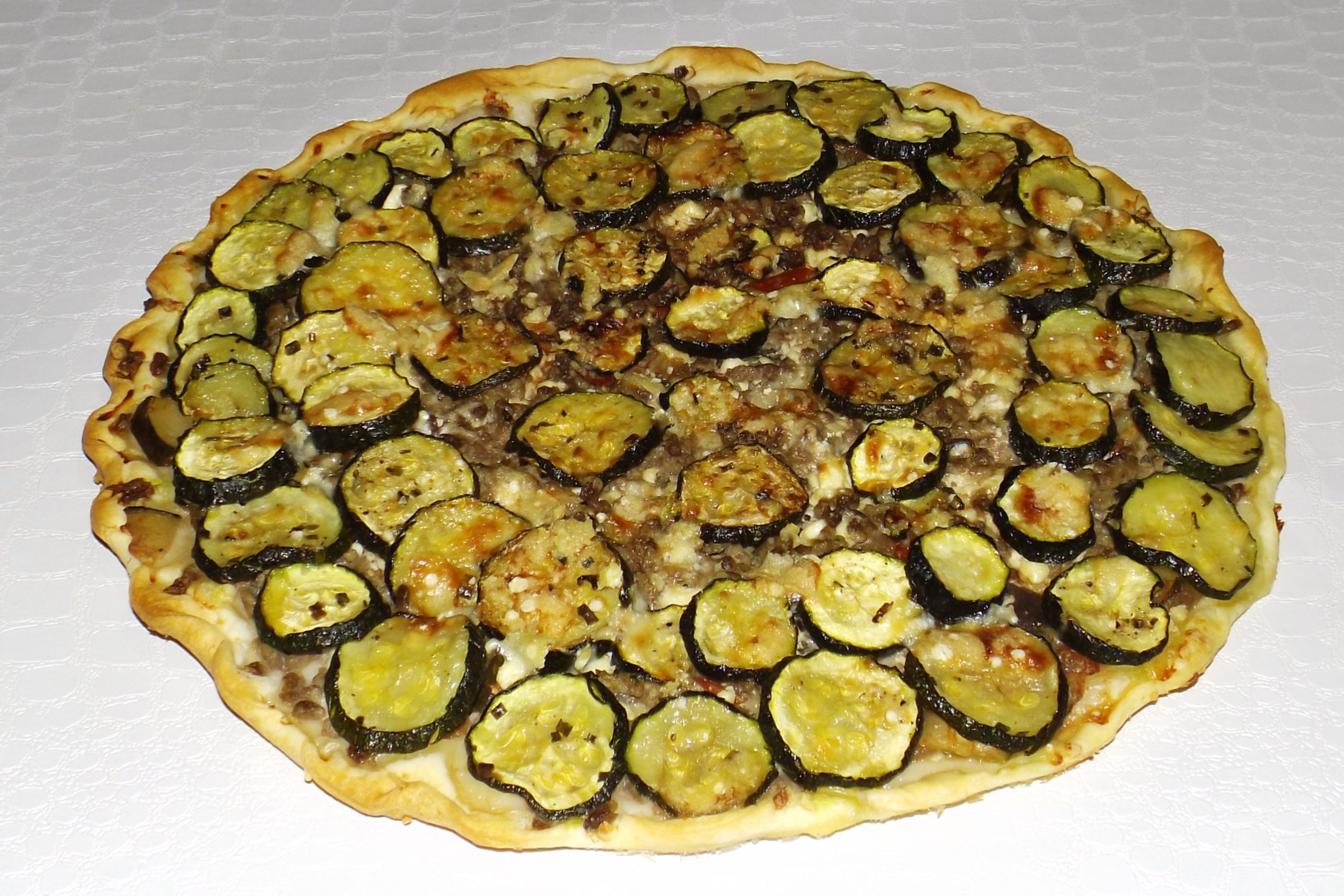 Tarte aux courgettes, à la feta et à la viande hachée
