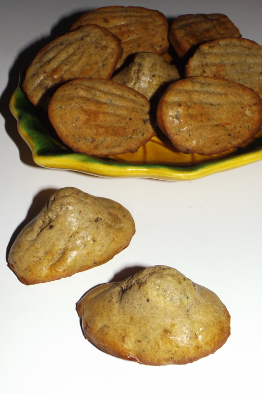 Madeleines apéritives à la confiture d&rsquo;olive noire et au roquefort (avec ou sans Thermomix)