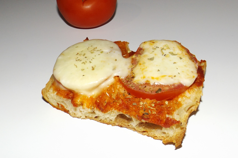 Tartines aux tomates et à la mozzarella