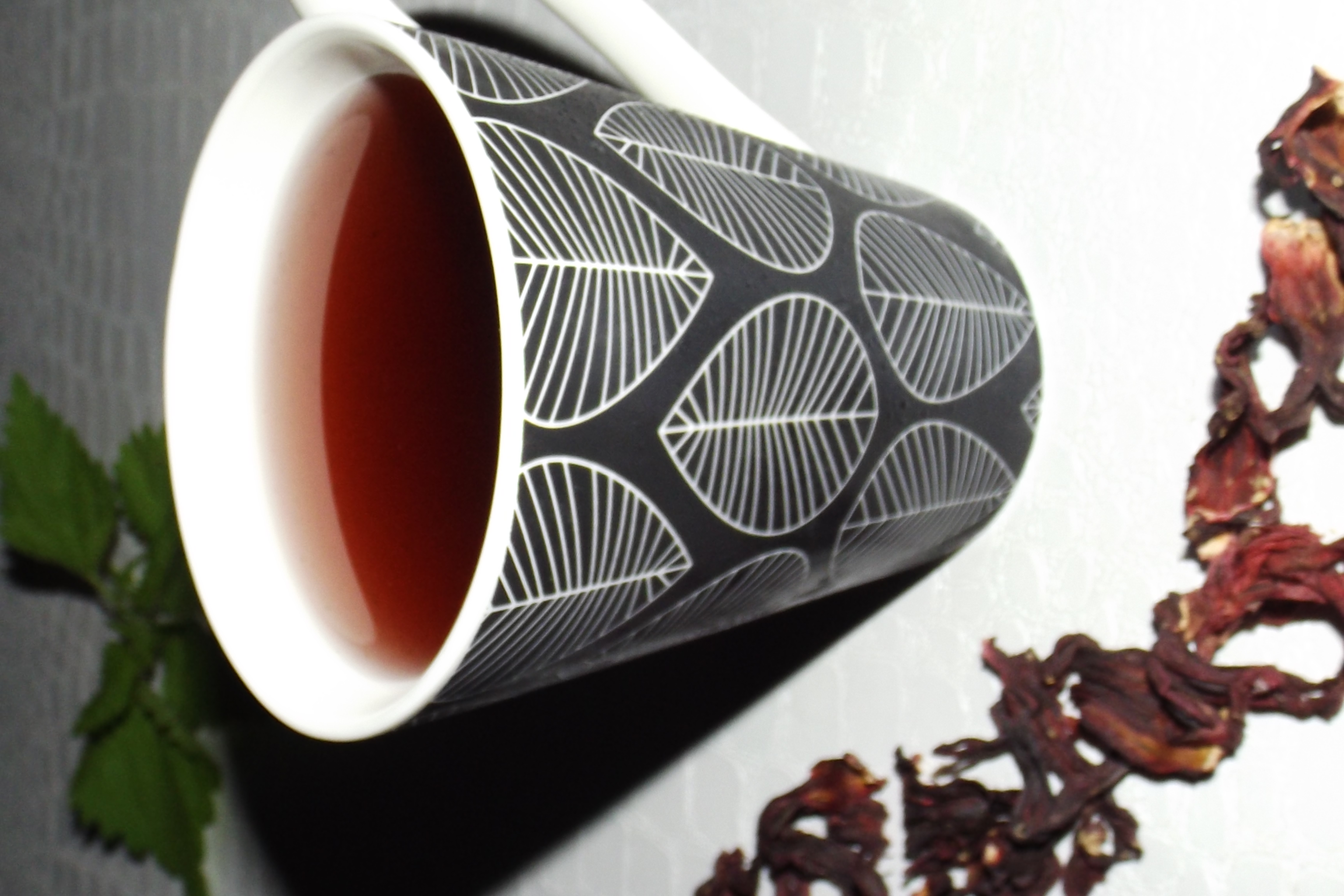 Tisane amincissante aux orties et aux fleurs d&rsquo;hibiscus