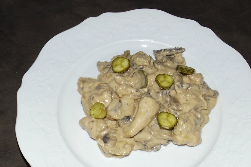Blanquette de dinde aux champignons et aux cornichons