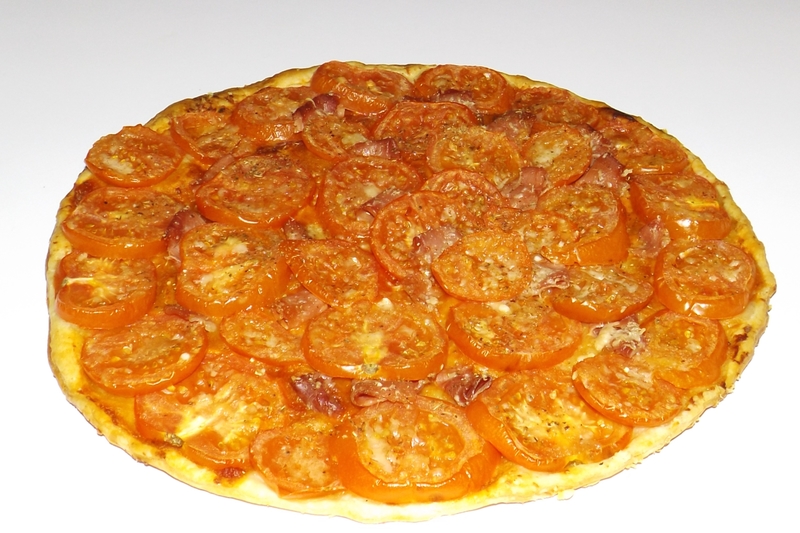 Tarte aux tomates, au jambon de Parme et au Parmigiano Reggiano