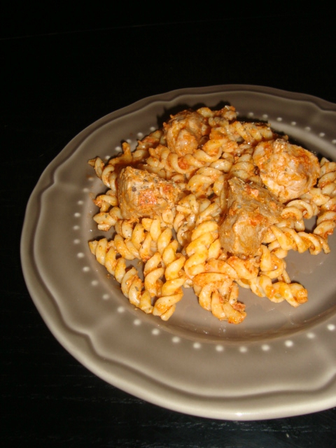 Torti au pesto rosso et au sot l&rsquo;y laisse de dinde