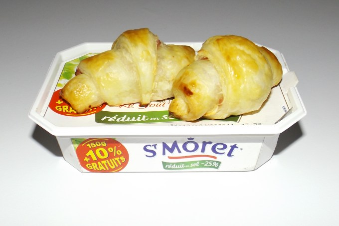Croissants feuilletés au jambon blanc et au St-Morêt