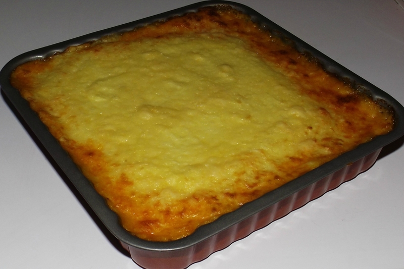 Hachis parmentier aux saucisses et à la sauce tomate
