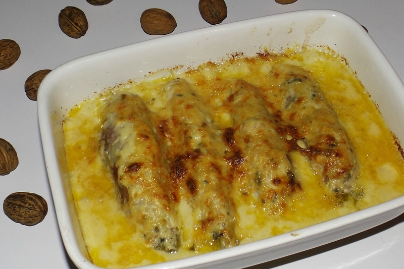 Endives au jambon de Parme, au roquefort et aux noix