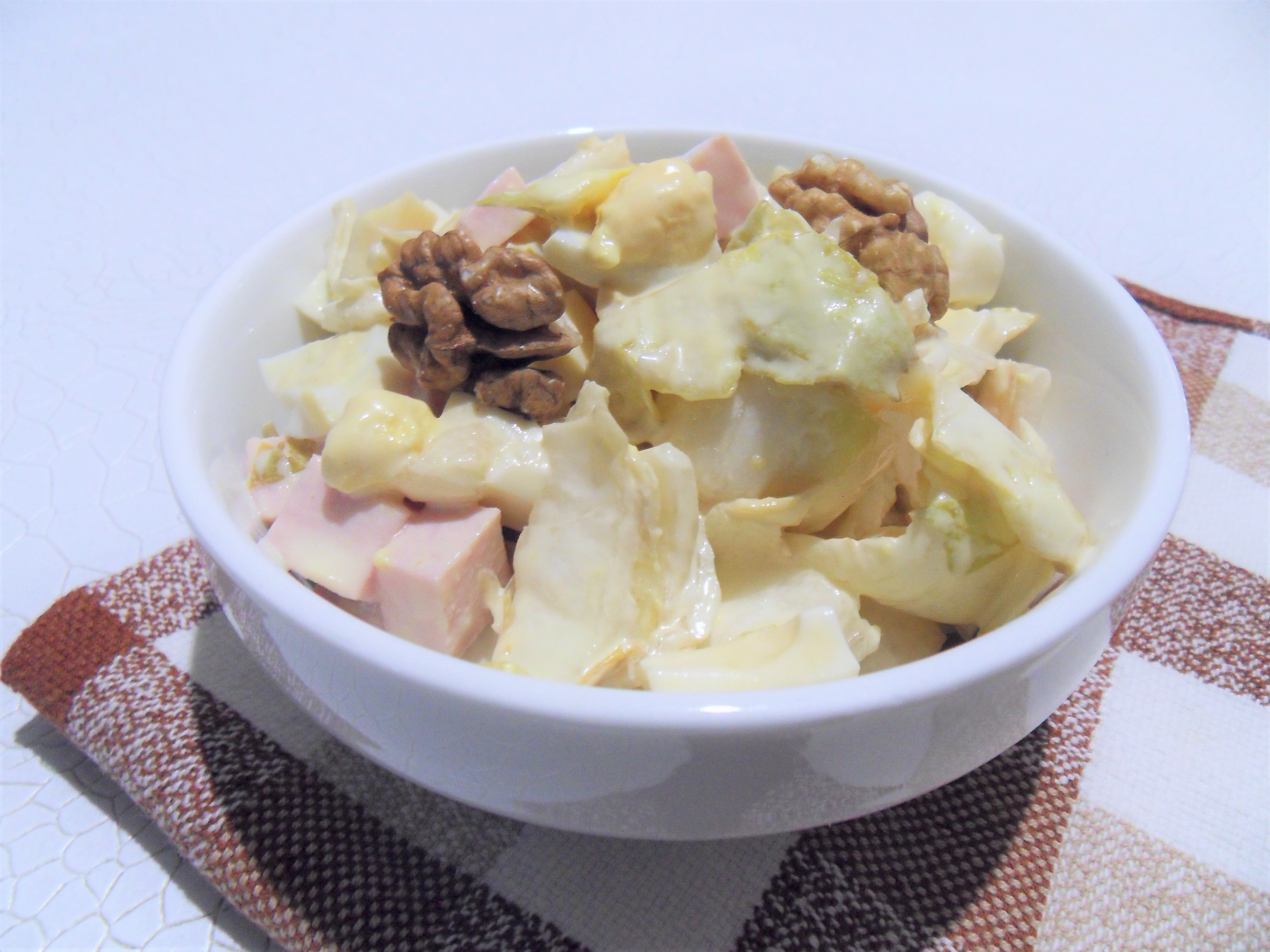 Salade d&rsquo;endives au cervelas et aux noix (recette classique)