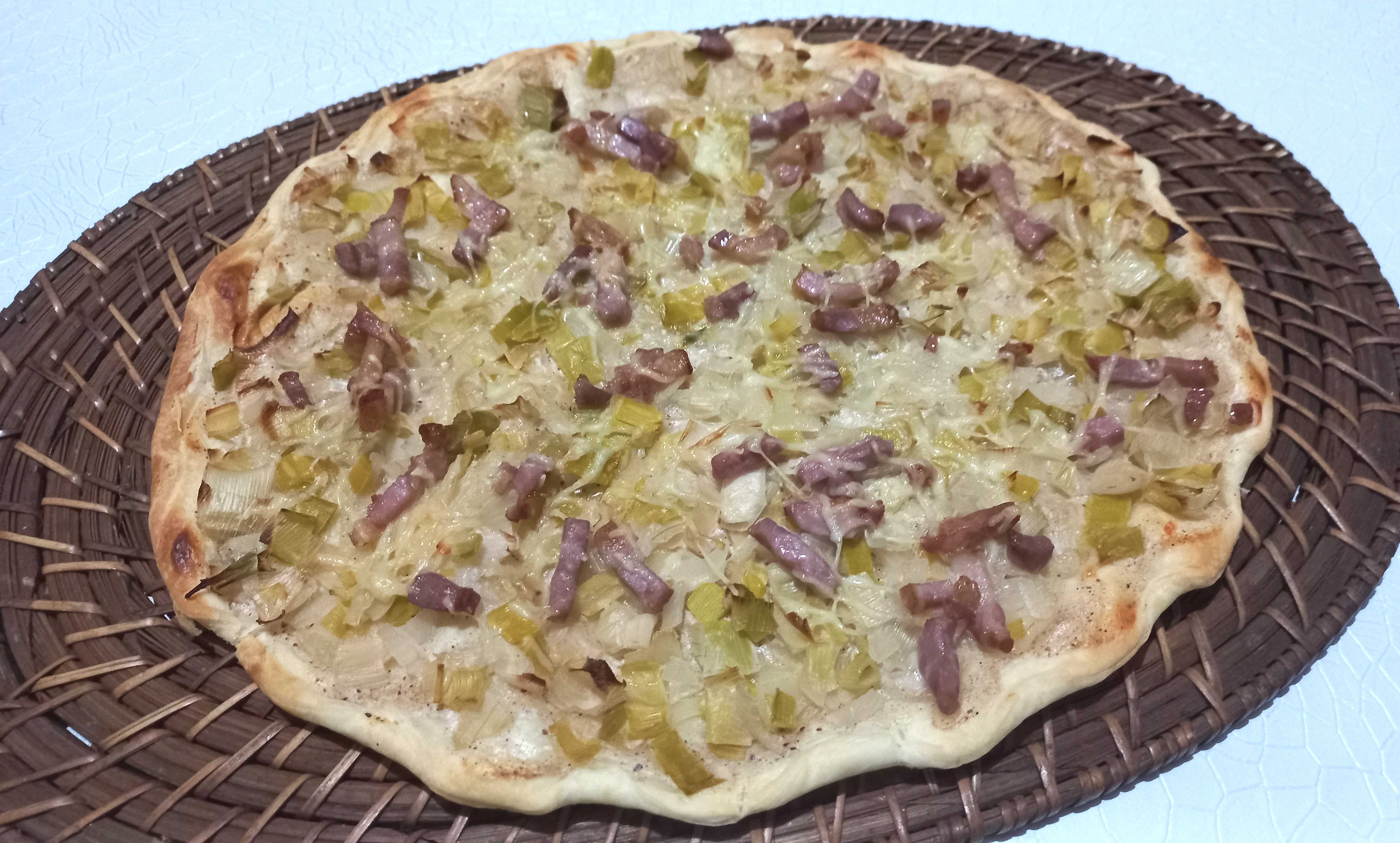 Tarte aux poireaux et aux oignons façon flammekueche