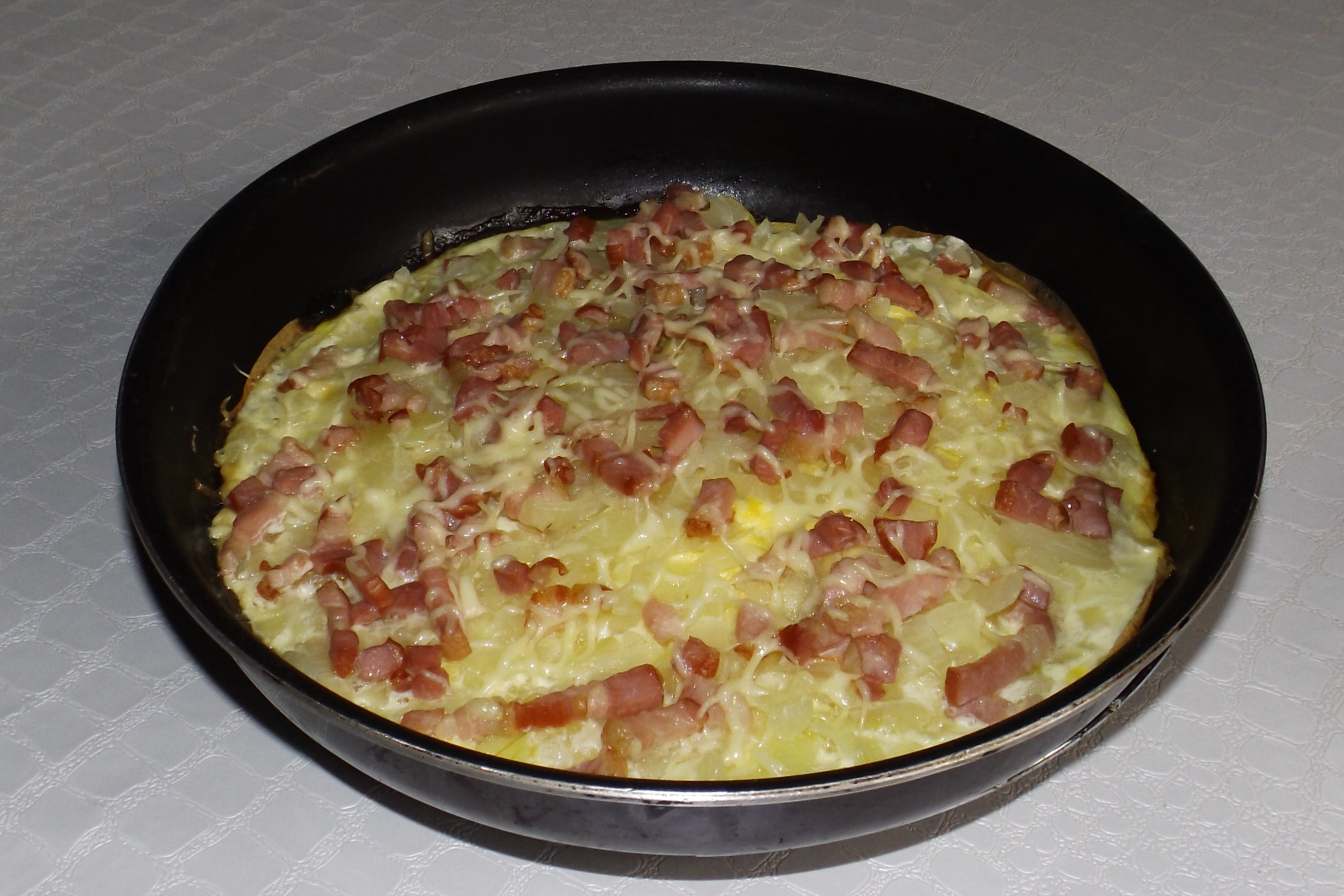 Tarte omelette façon flammekueche aux lardons (recette gourmande)