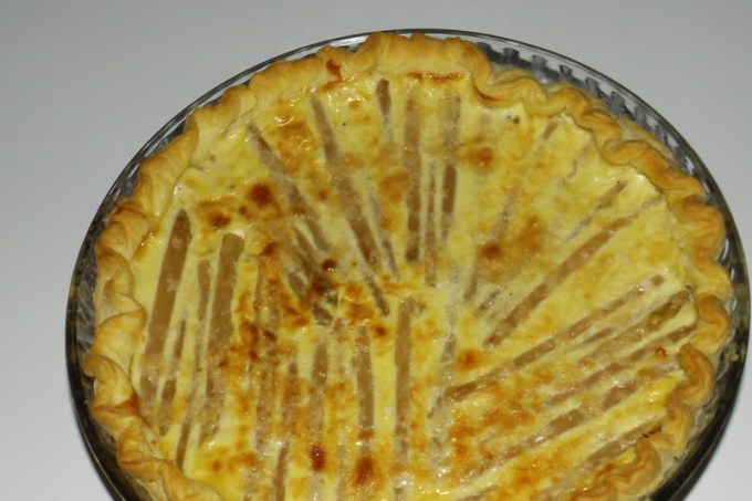 Tarte aux asperges et au roquefort