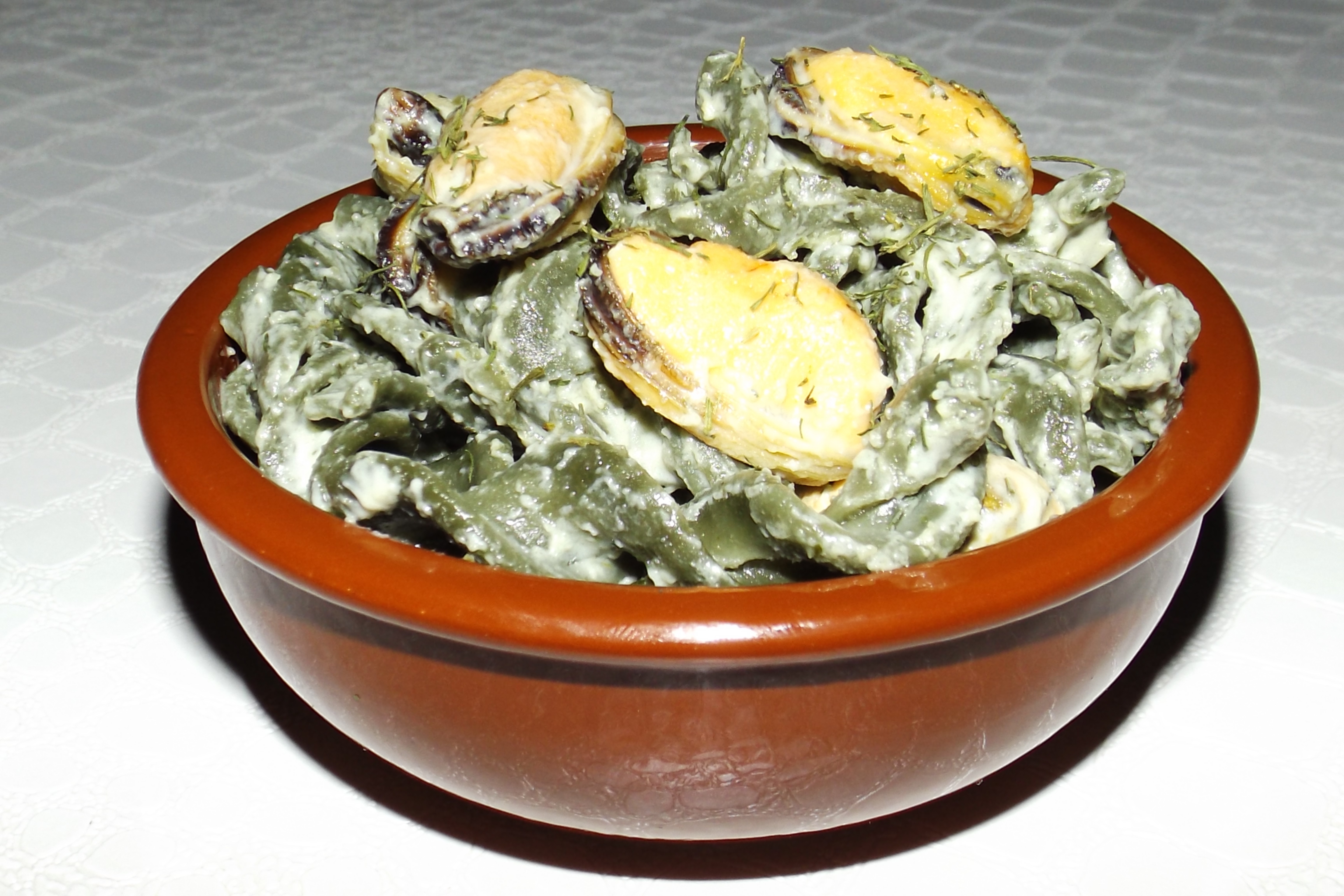 Fusili à la Spiruline, aux moules et à l&rsquo;aneth
