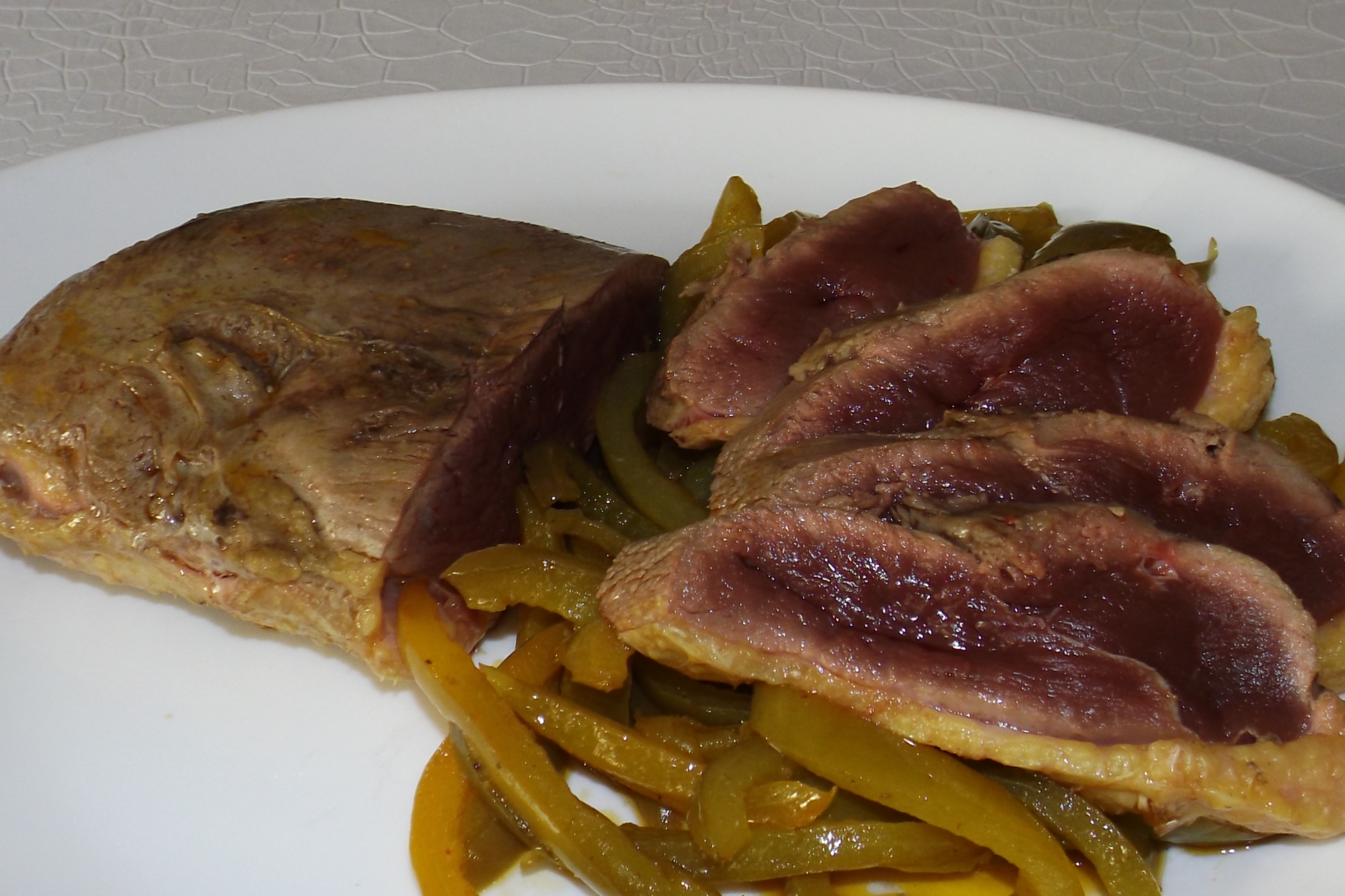 Magret de canard aux poivrons confits (recette festive)