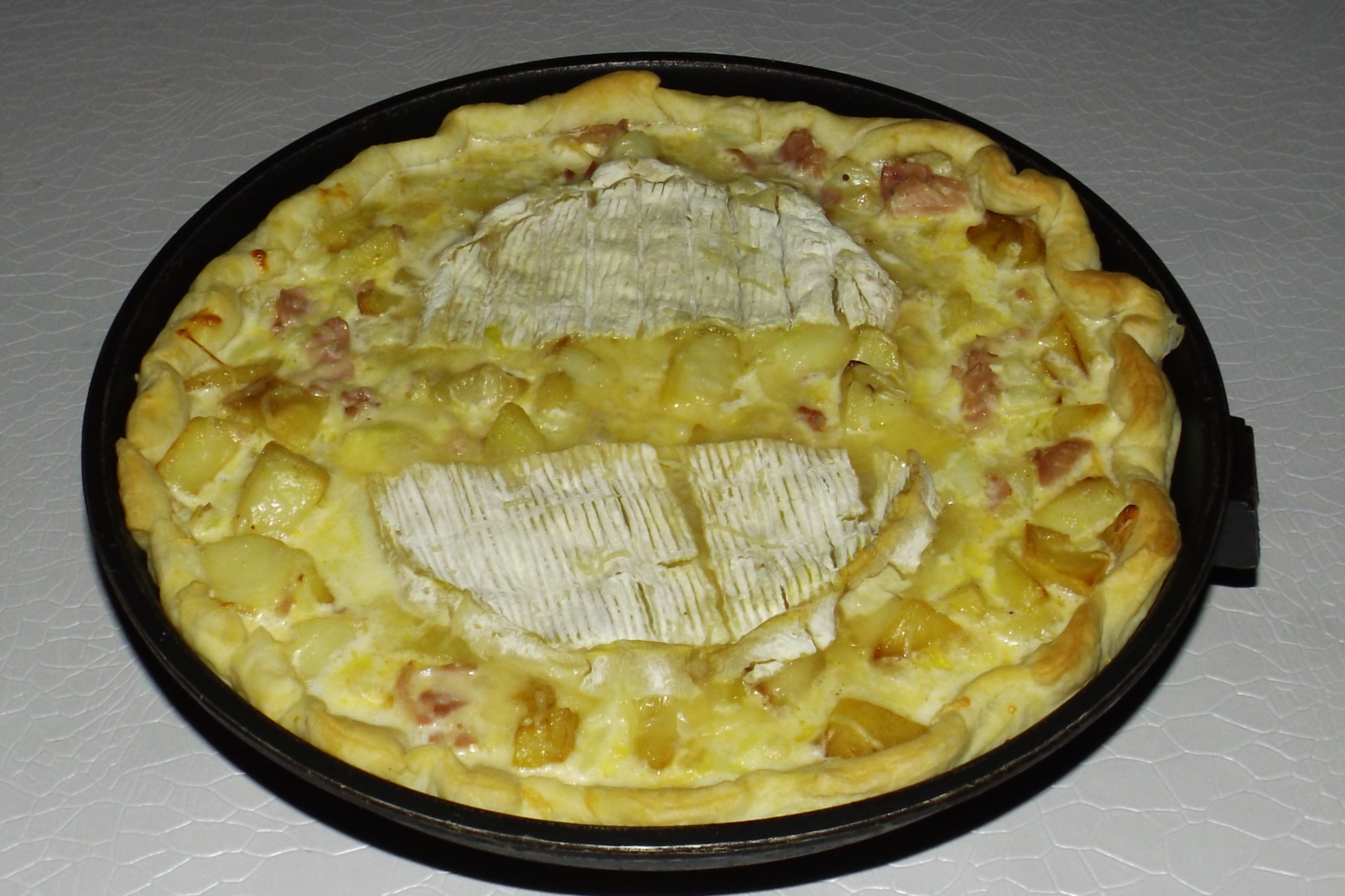 Tarte aux pommes de terre et reblochon façon Tartiflette