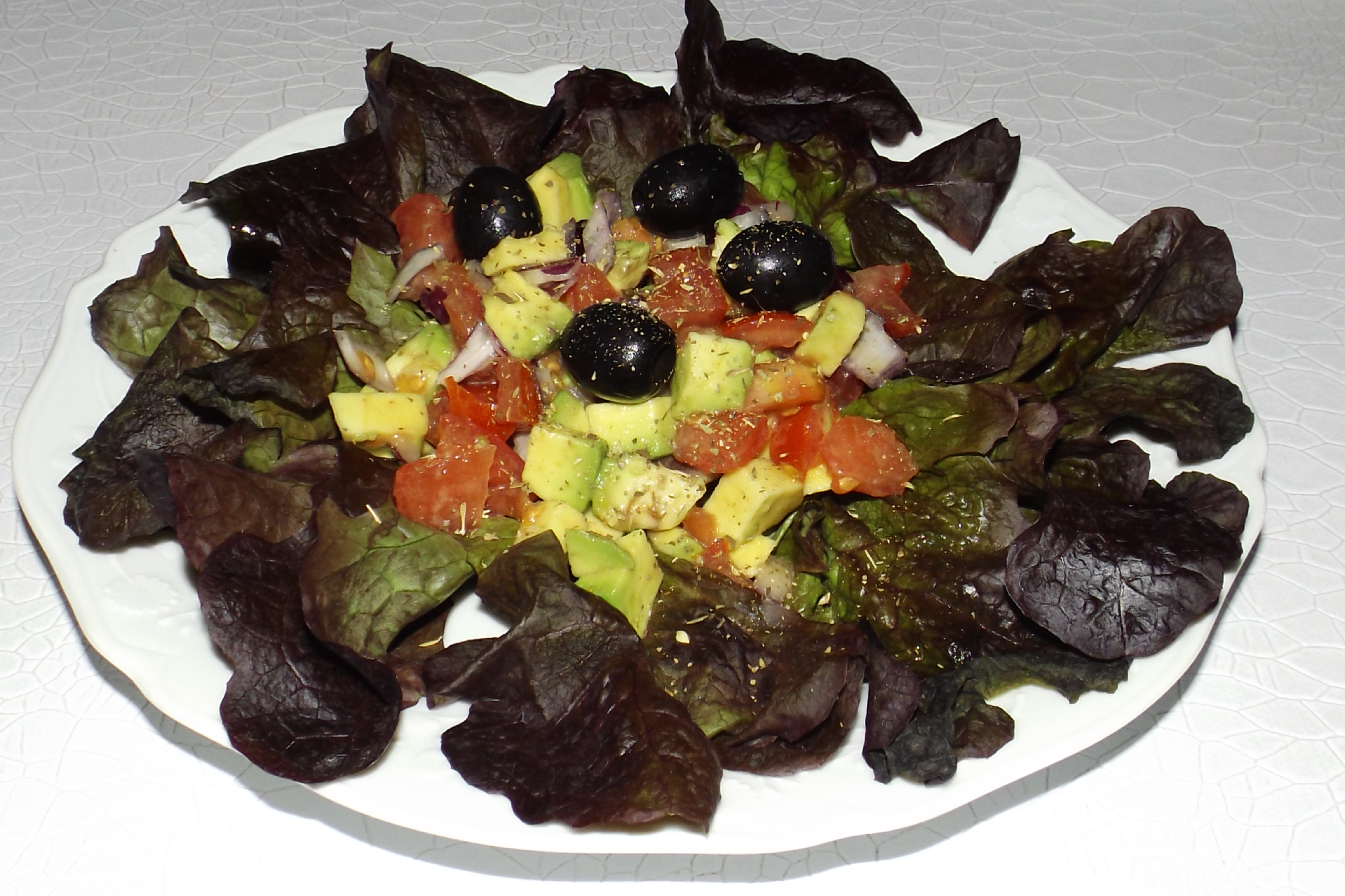 Salade express avocat et tomates
