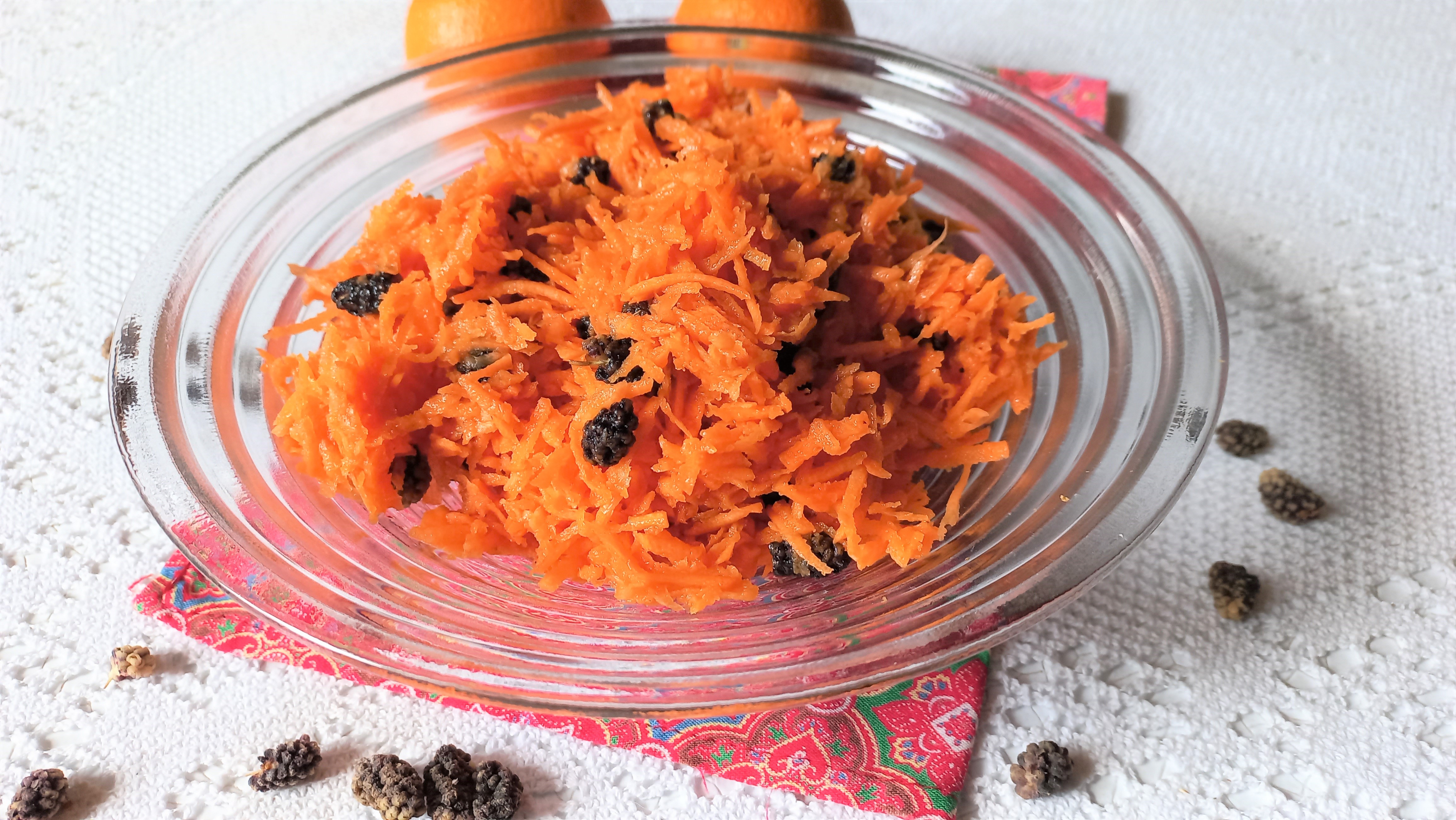 Salade de carottes râpées à l&rsquo;orange et aux mûres sauvages du Pandshir