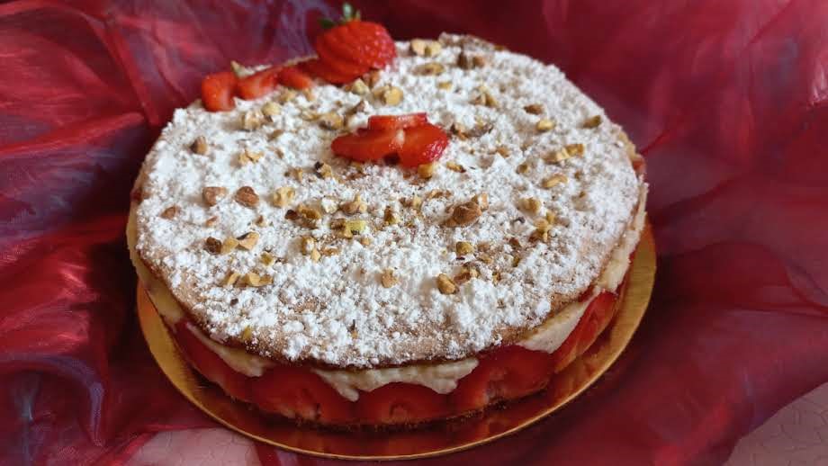 Fraisier Classique (dacquoise et crème mousseline)