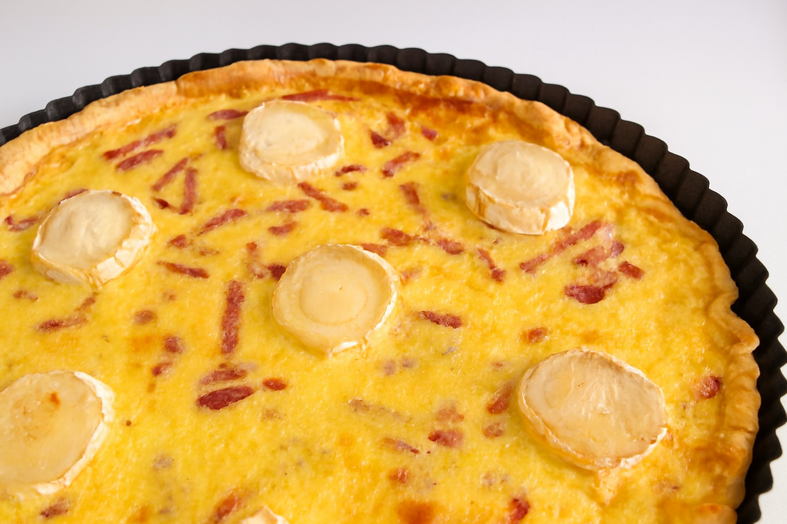 Tarte au fromage de chèvre et aux lardons