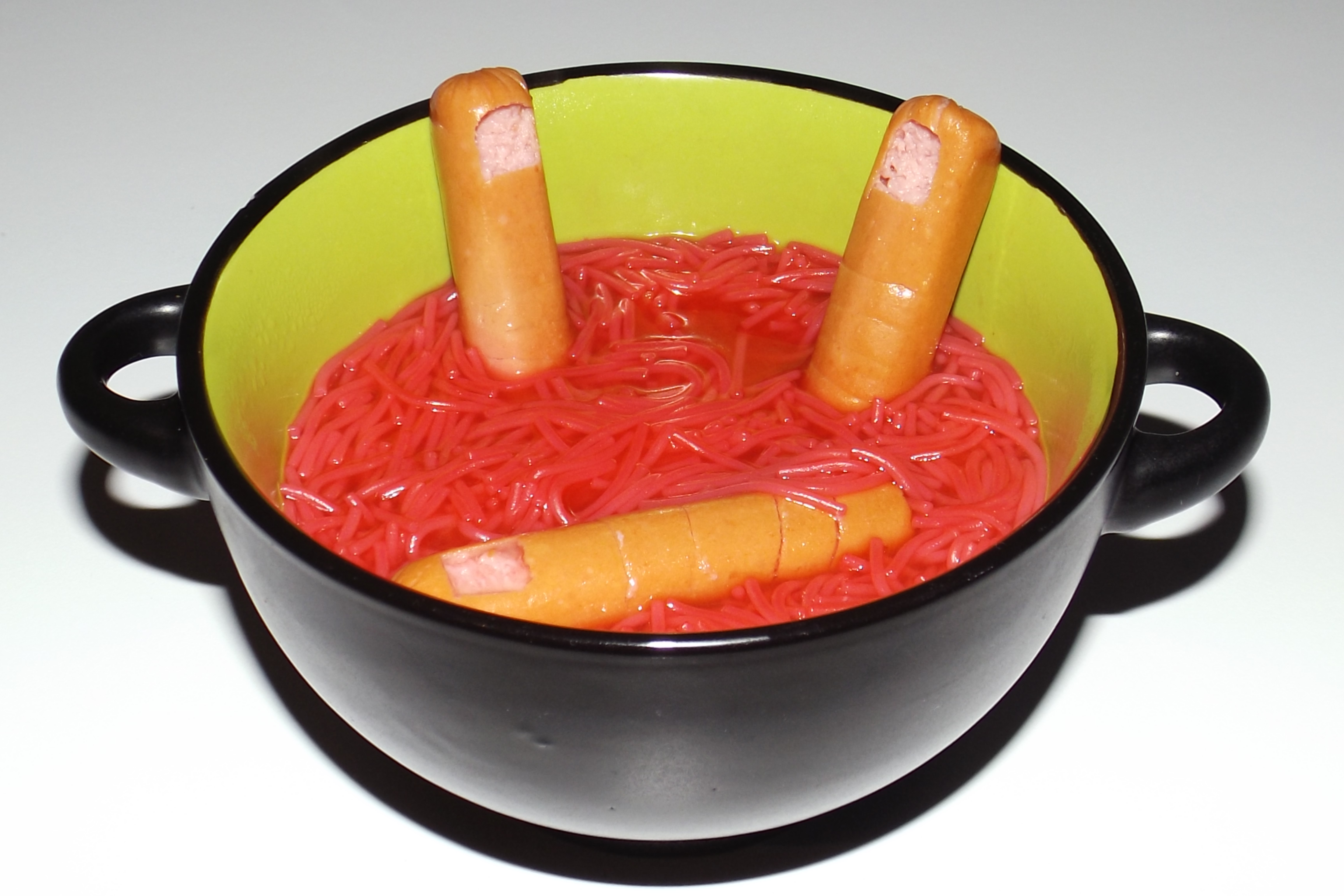 Soupe aux doigts de sorcière pour la fête d’Halloween