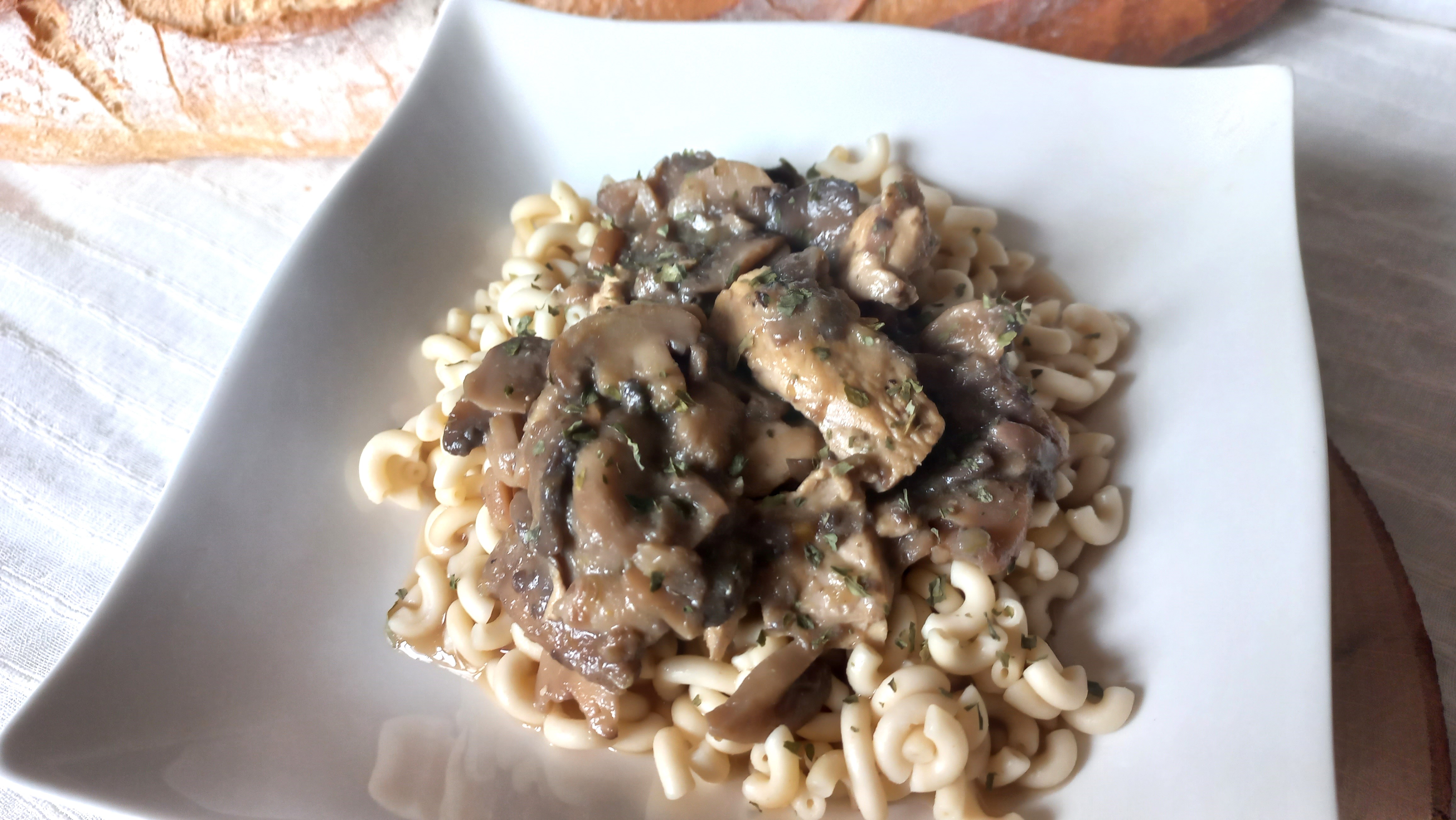 Poulet aux champignons et au skyr (recette allégée)
