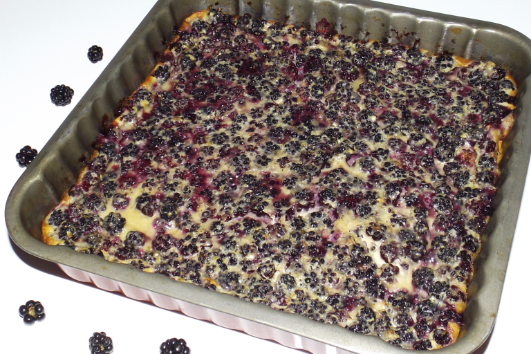 Clafoutis aux mûres sauvages : recette rapide et inratable